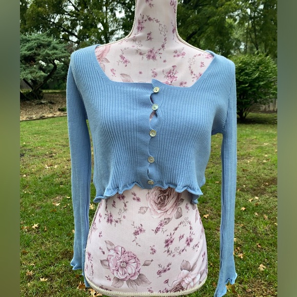 Nasty Gal Ribbed Split Sleeve Cropped Cardigan | size 2 - Picture 9 of 13